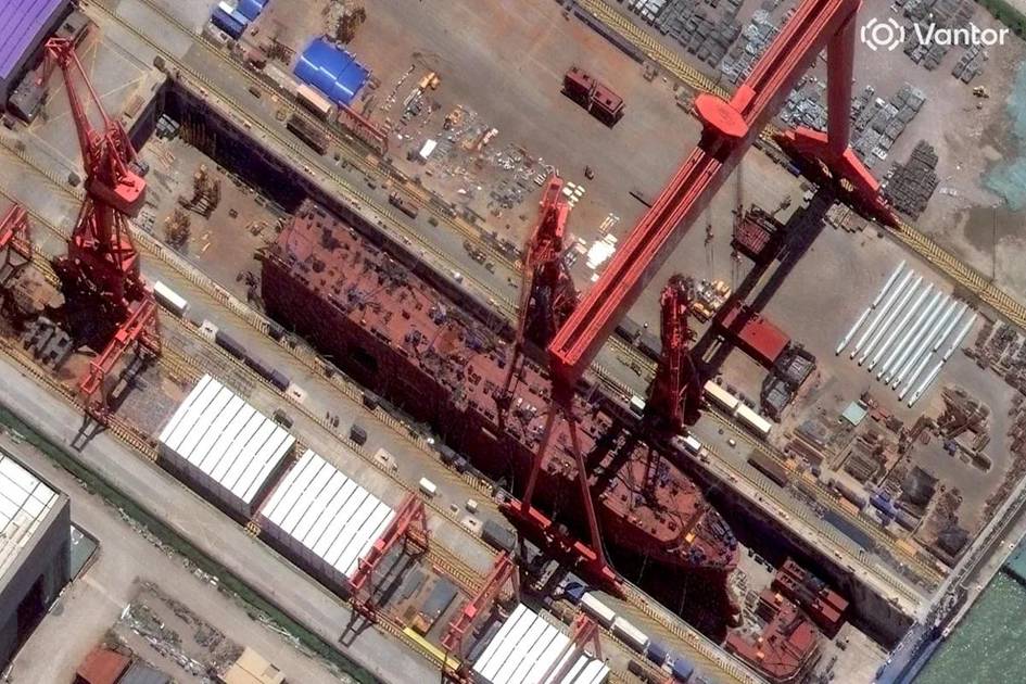 Хитой сувости дронларини олиб юришга қодир “она кема” қурмоқда (фото)